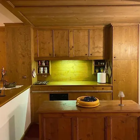 Casa Peragallo Cortina 아파트 *